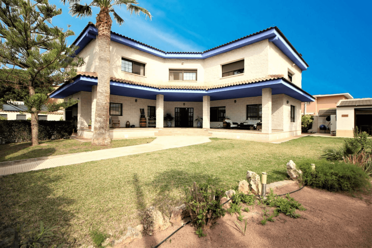 Chalet en venta de 4 dormitorios en La Font