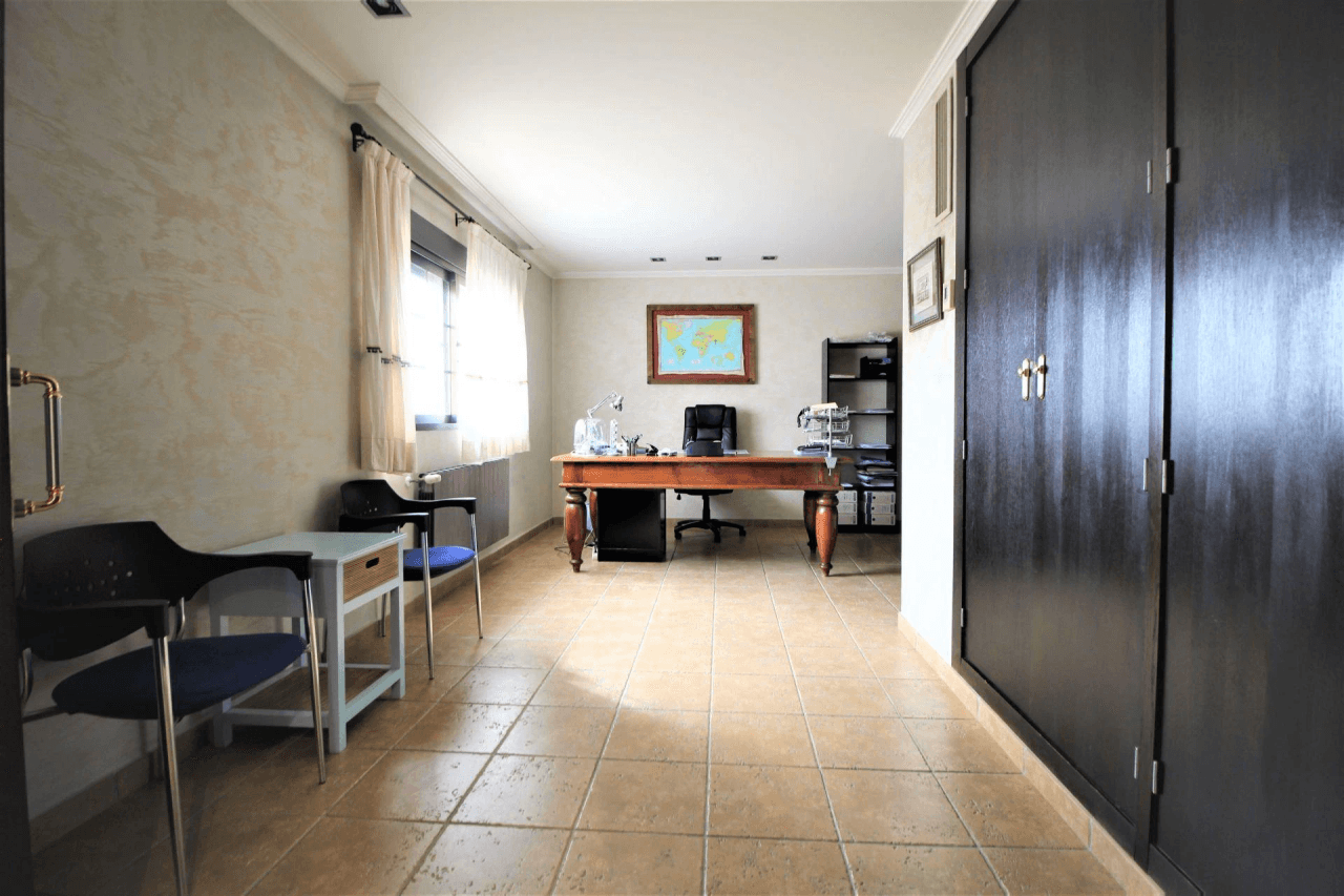 Chalet en venta de 4 dormitorios en La Font