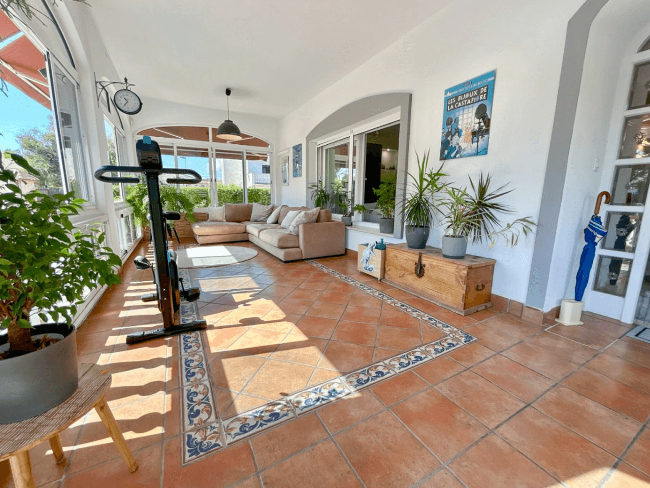 Chalet en venta en El Vincle con 4 habitaciones y piscina privada