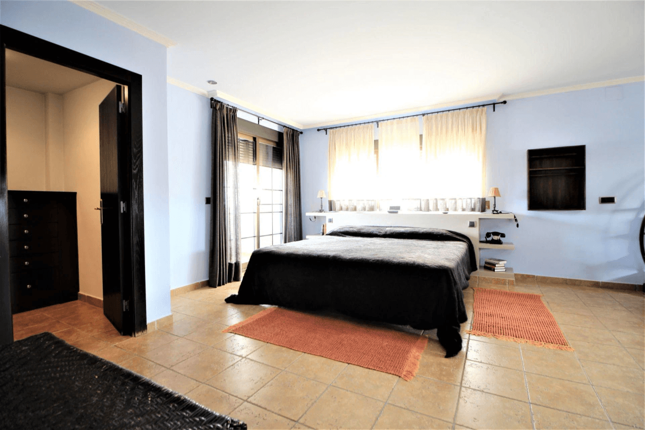 Chalet en venta de 4 dormitorios en La Font