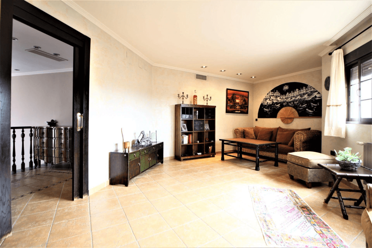Chalet en venta de 4 dormitorios en La Font