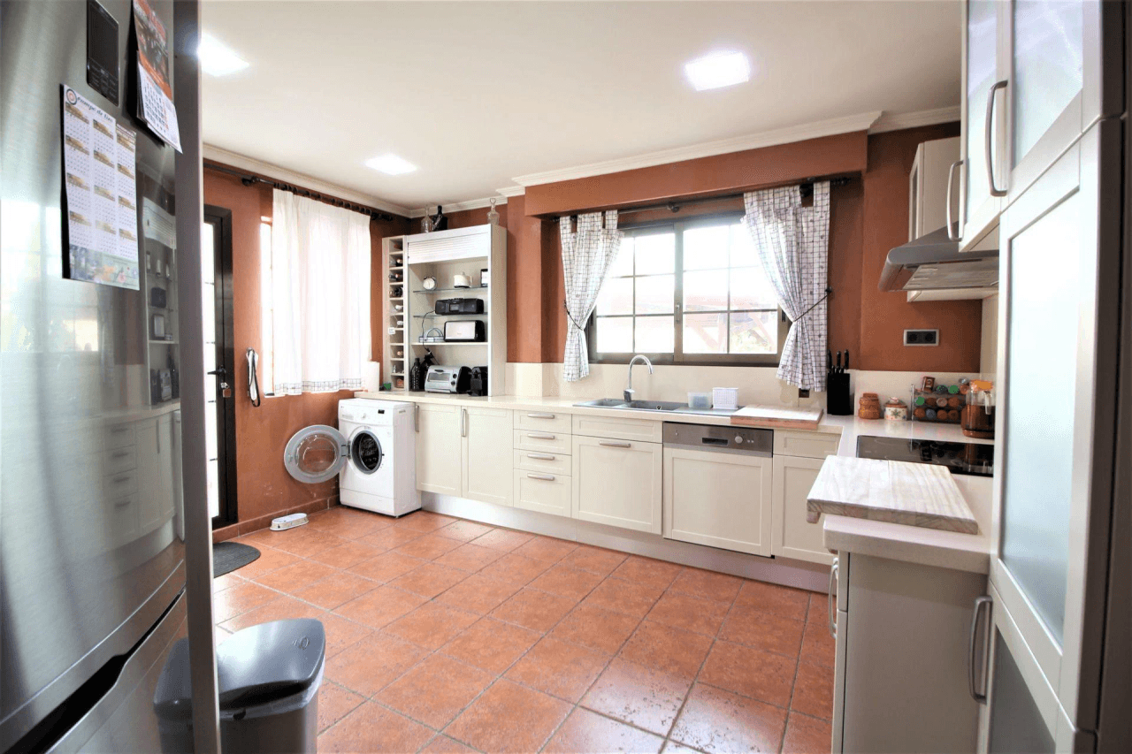 Chalet en venta de 4 dormitorios en La Font