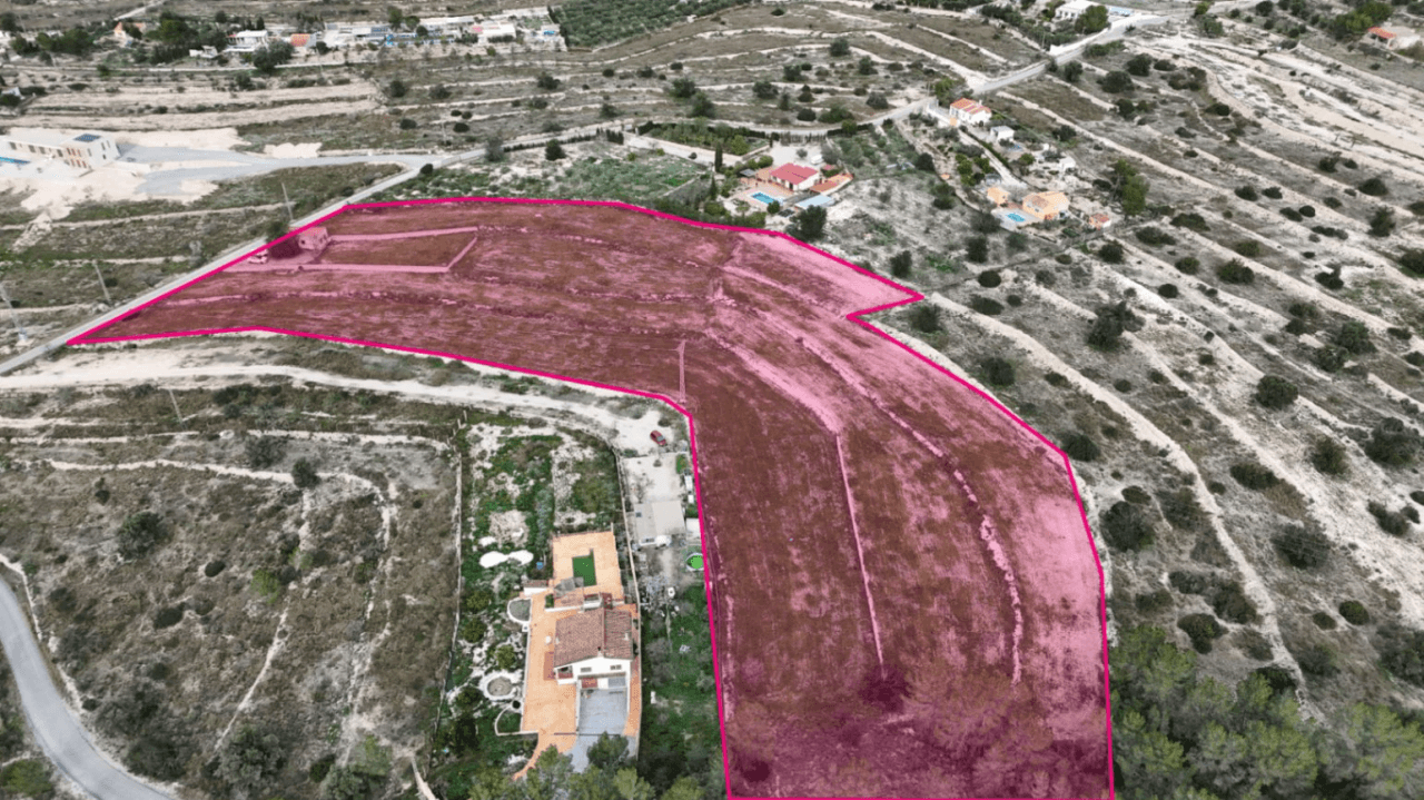 Parcela en venta en Aigües, Alicante - 16,885 m² Rústica