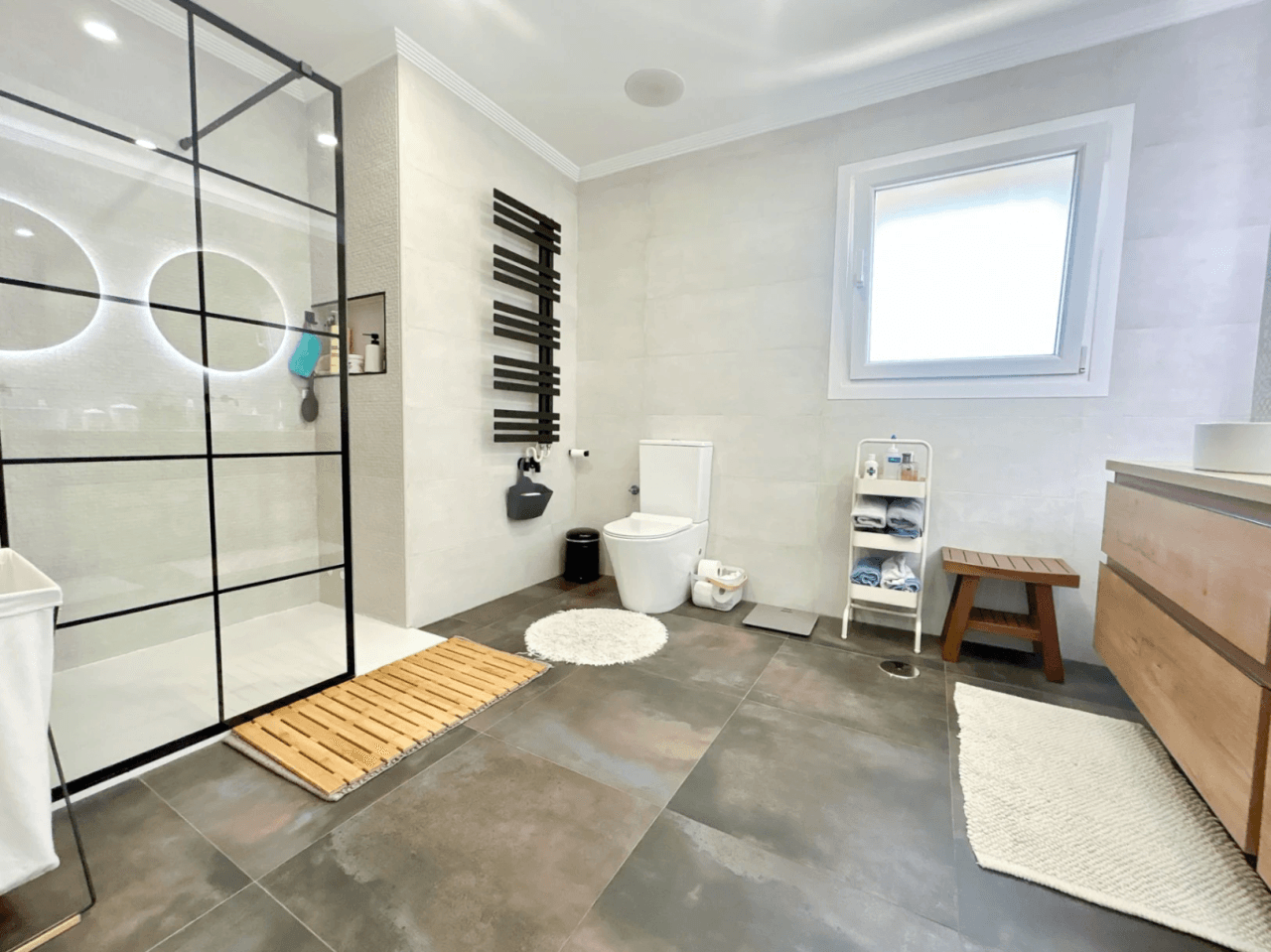 Chalet en venta en El Vincle con 4 habitaciones y piscina privada