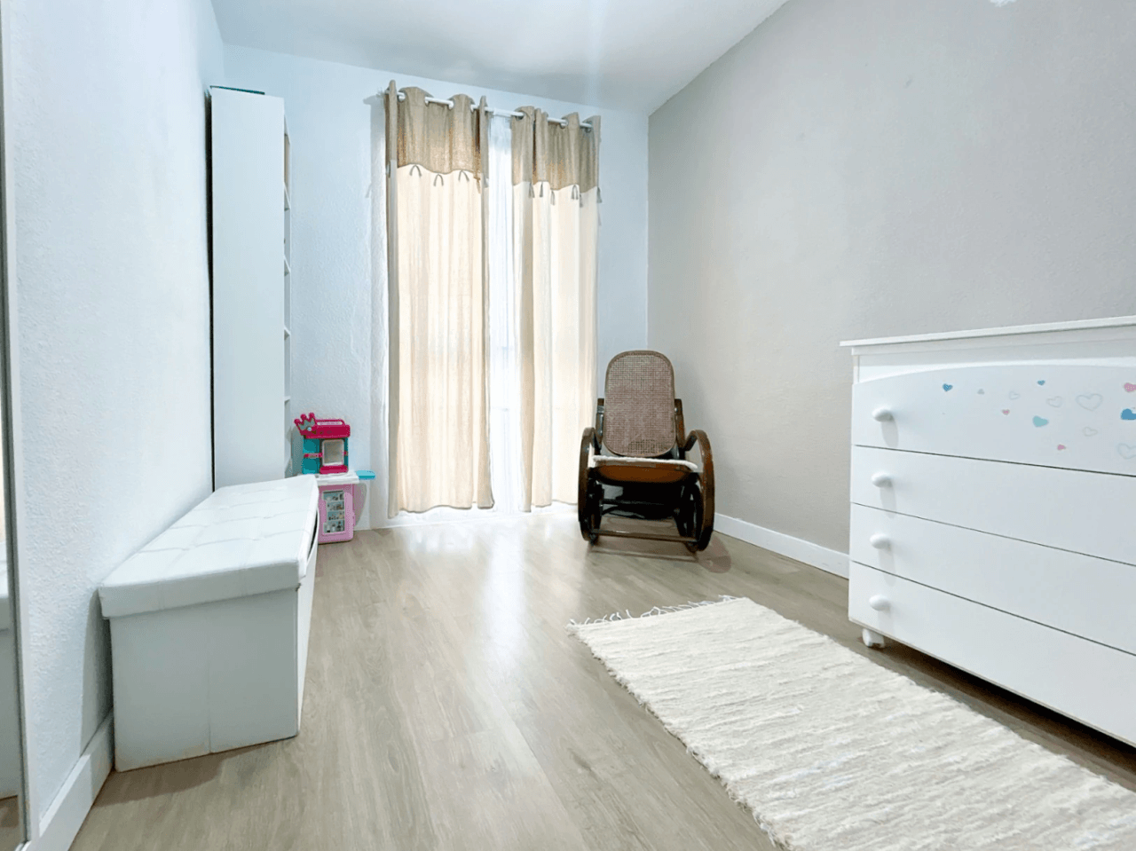 Bungalow renoviert in El Campello, Amerador: 3 Schlafzimmer, 2 Badezimmer.