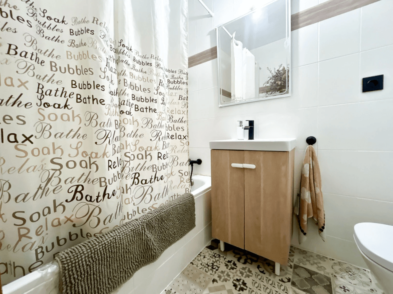 Bungalow renoviert in El Campello, Amerador: 3 Schlafzimmer, 2 Badezimmer.