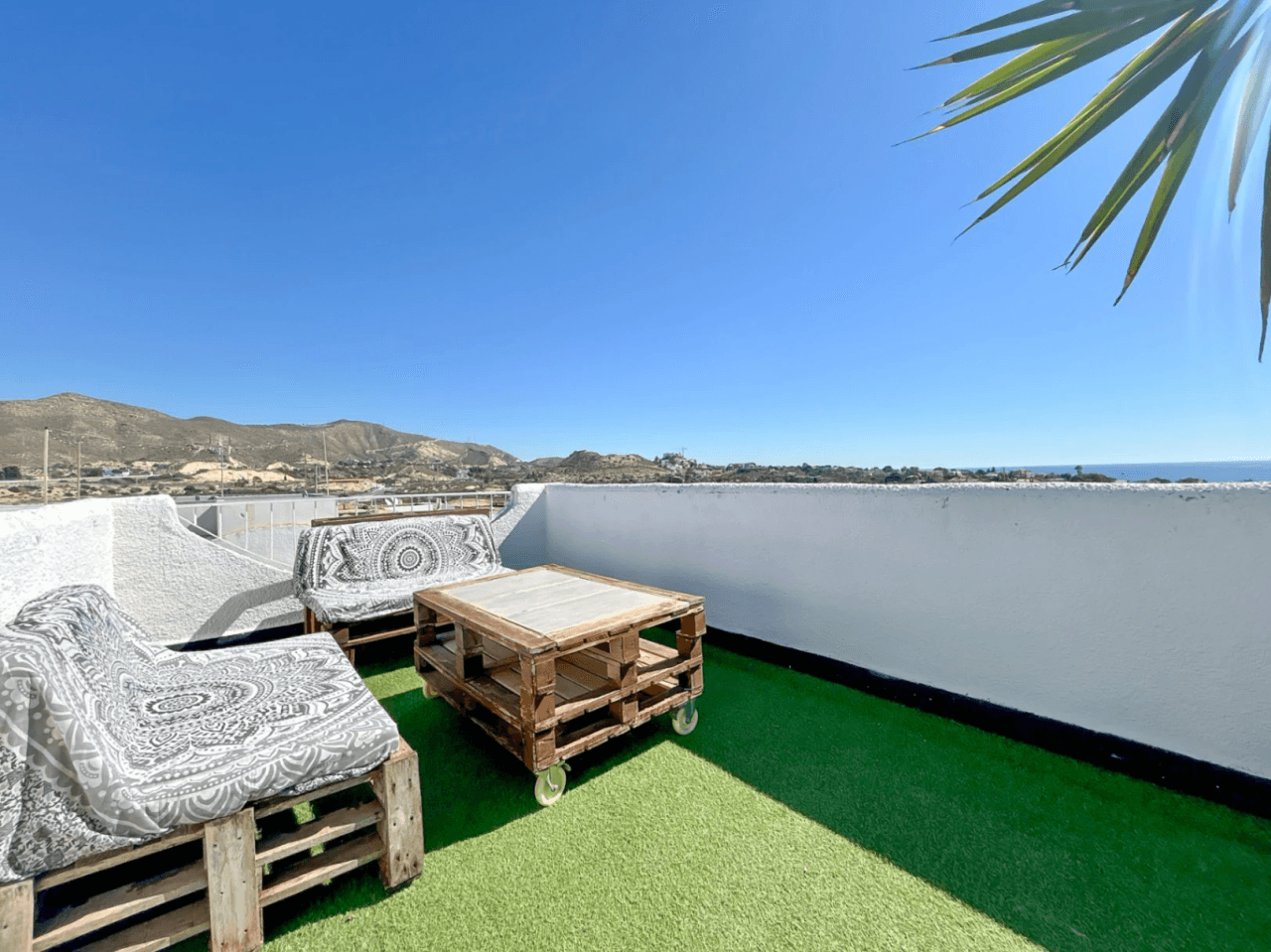 Bungalow renoviert in El Campello, Amerador: 3 Schlafzimmer, 2 Badezimmer.