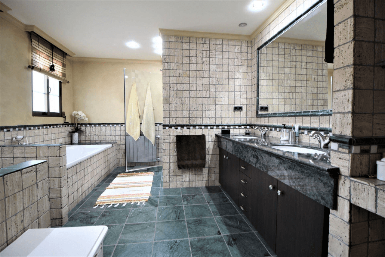 Chalet en venta de 4 dormitorios en La Font