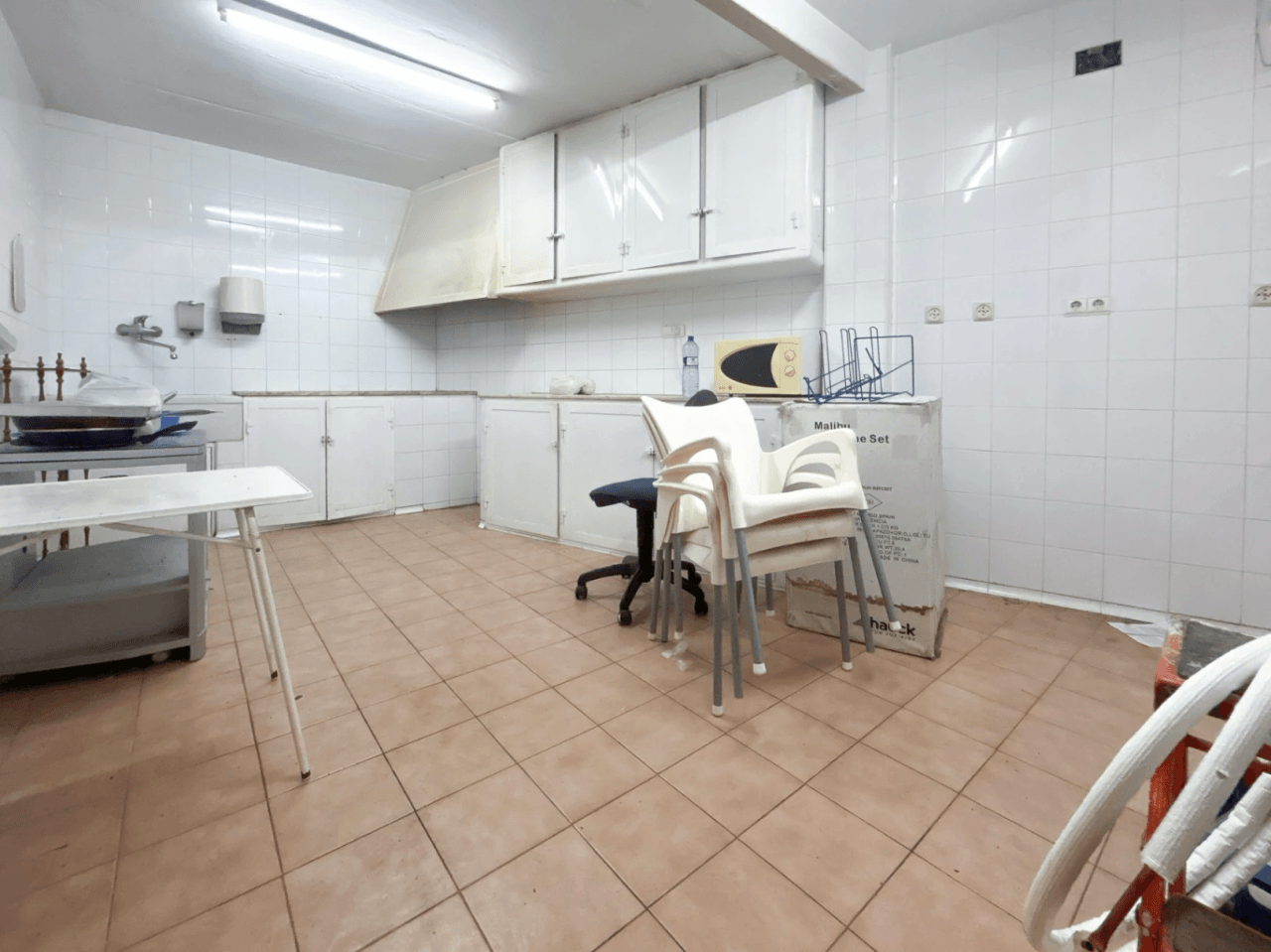Local comercial en venta en Campello Pueblo, Alicante.