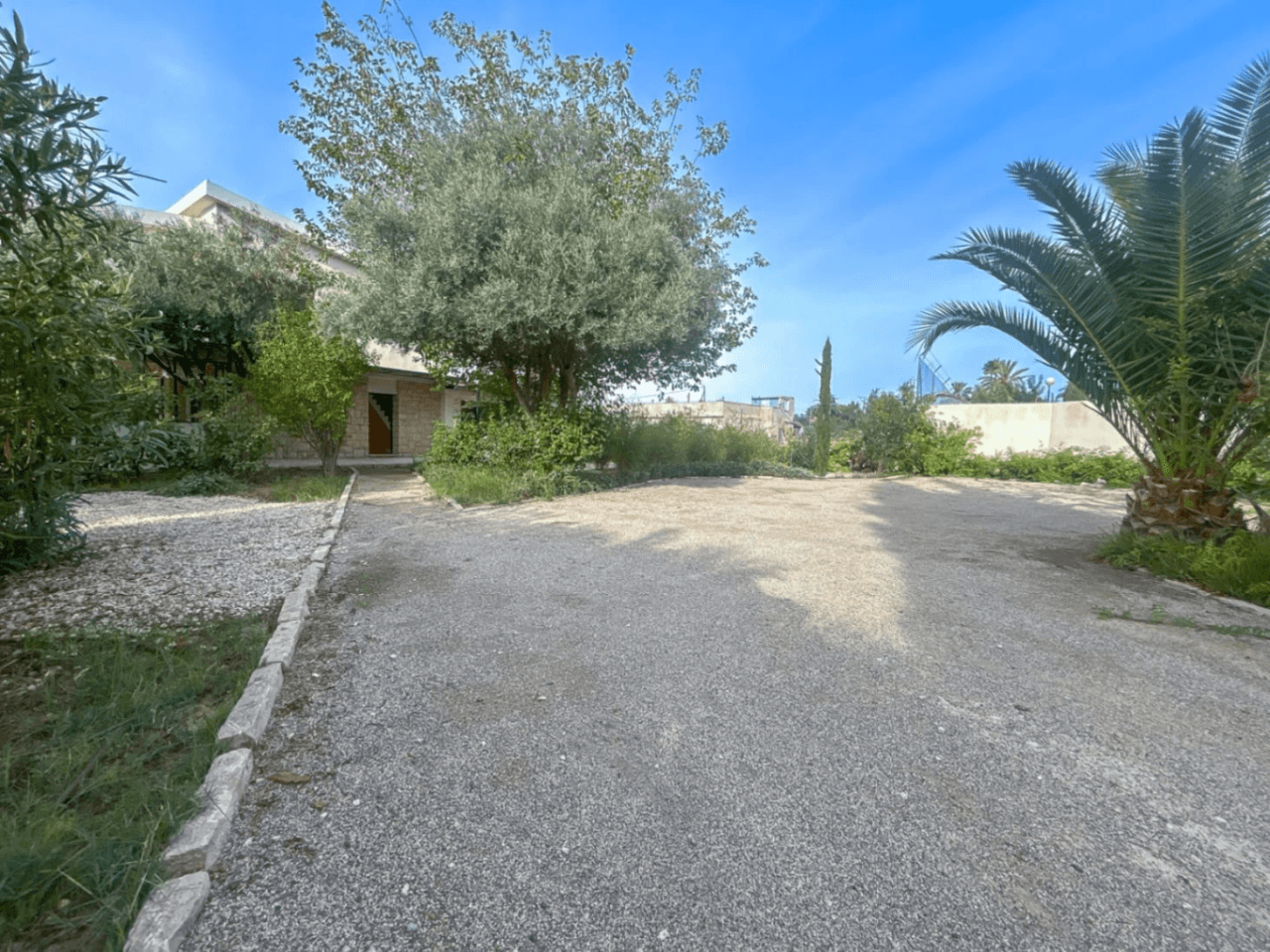 Chalet en venta de 4 dormitorios en Sant Joan d'Alacant