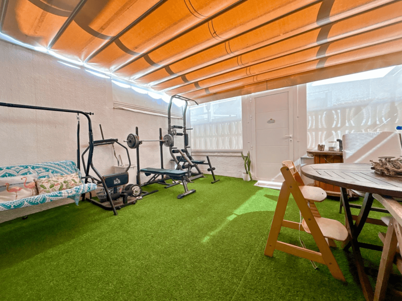 Bungalow renoviert in El Campello, Amerador: 3 Schlafzimmer, 2 Badezimmer.
