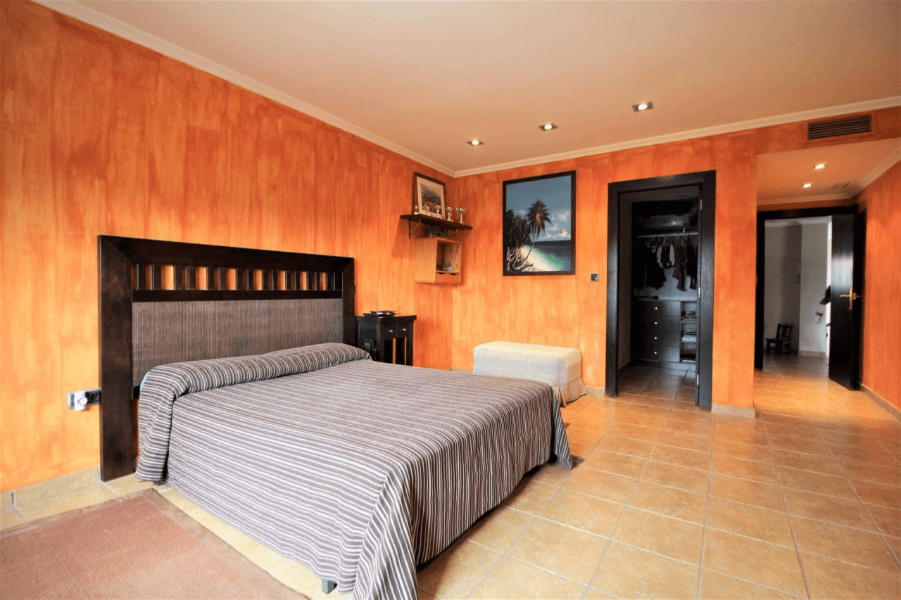 Chalet en venta de 4 dormitorios en La Font