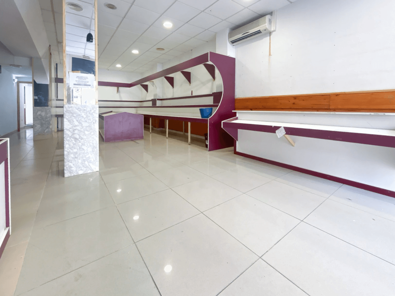 Local comercial en venta en Campello Pueblo, Alicante.