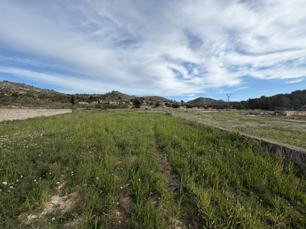 Parcela en venta en Aigües, Alicante - 16,885 m² Rústica