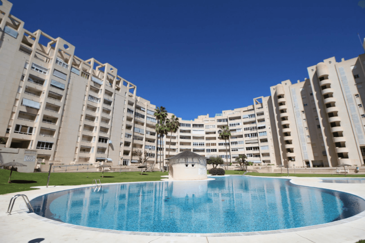 Apartamento reformado de 2 habitaciones en Campello Playa.