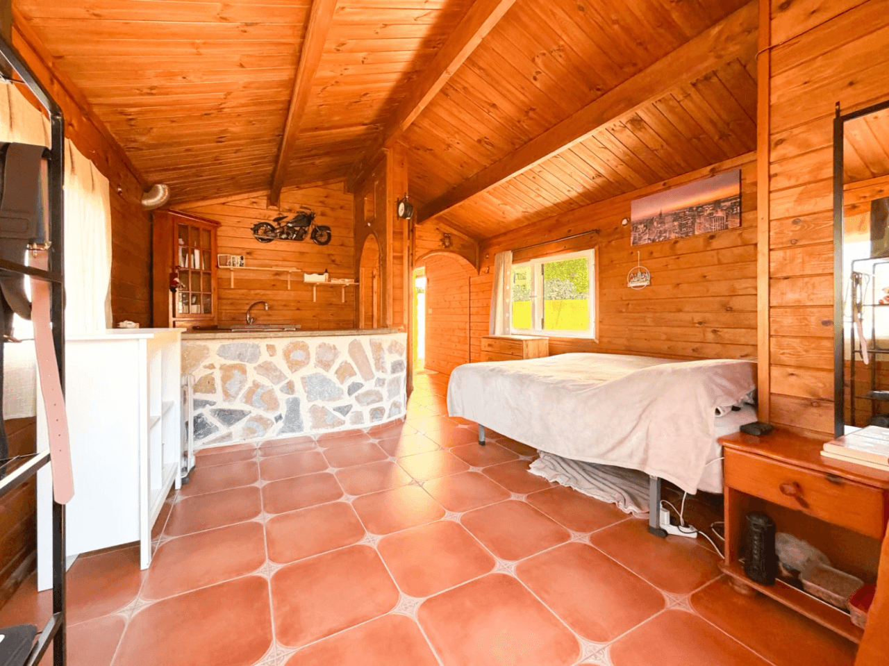 Chalet en venta en Busot, Alicante: 3 dormitorios y jardín.