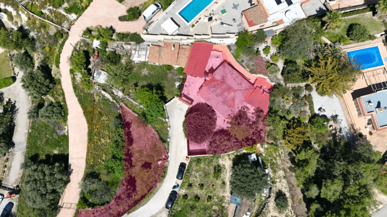 Chalet en venta en Busot, Alicante: 3 dormitorios y jardín.