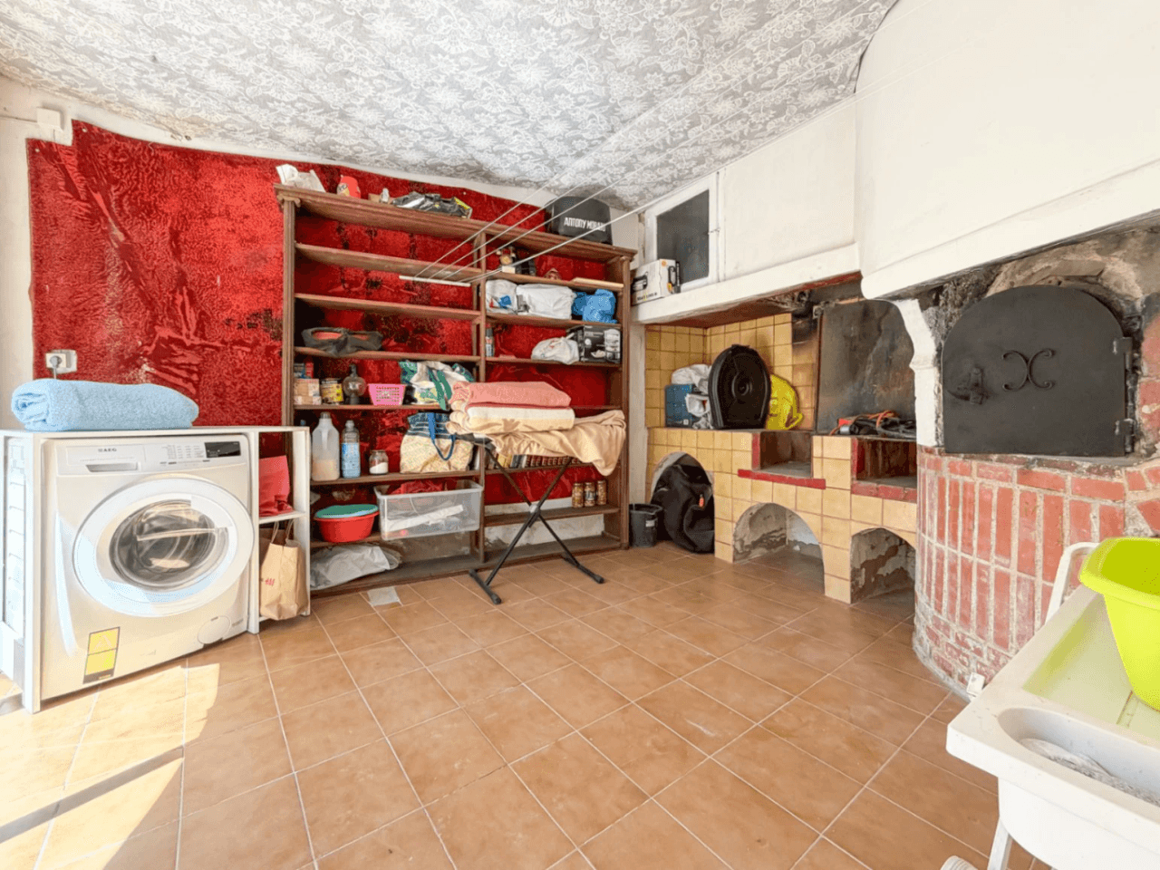Chalet en venta en Busot, Alicante: 3 dormitorios y jardín.