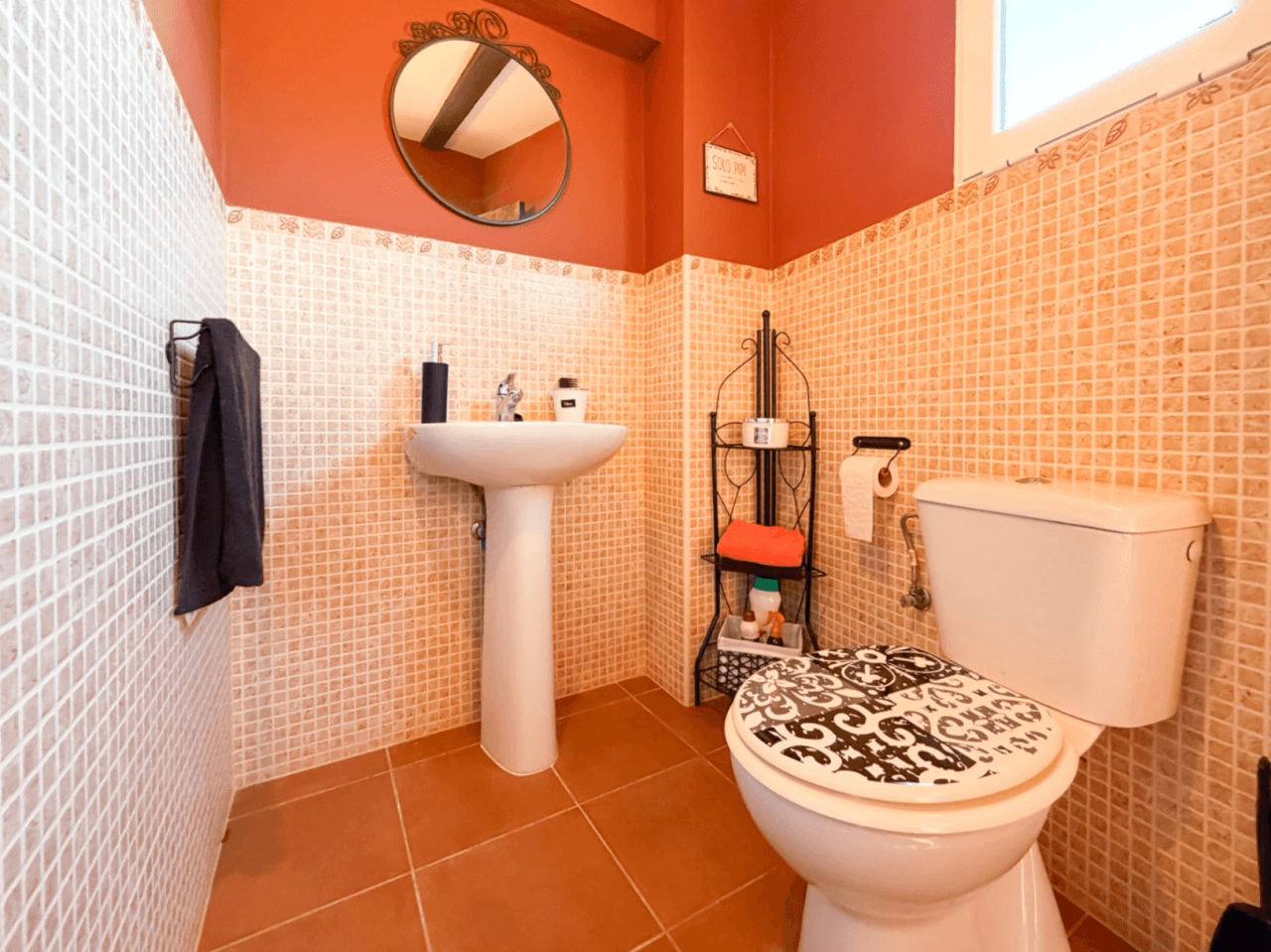 Chalet reformado en Aigües, Alicante: 3 dormitorios y jardín