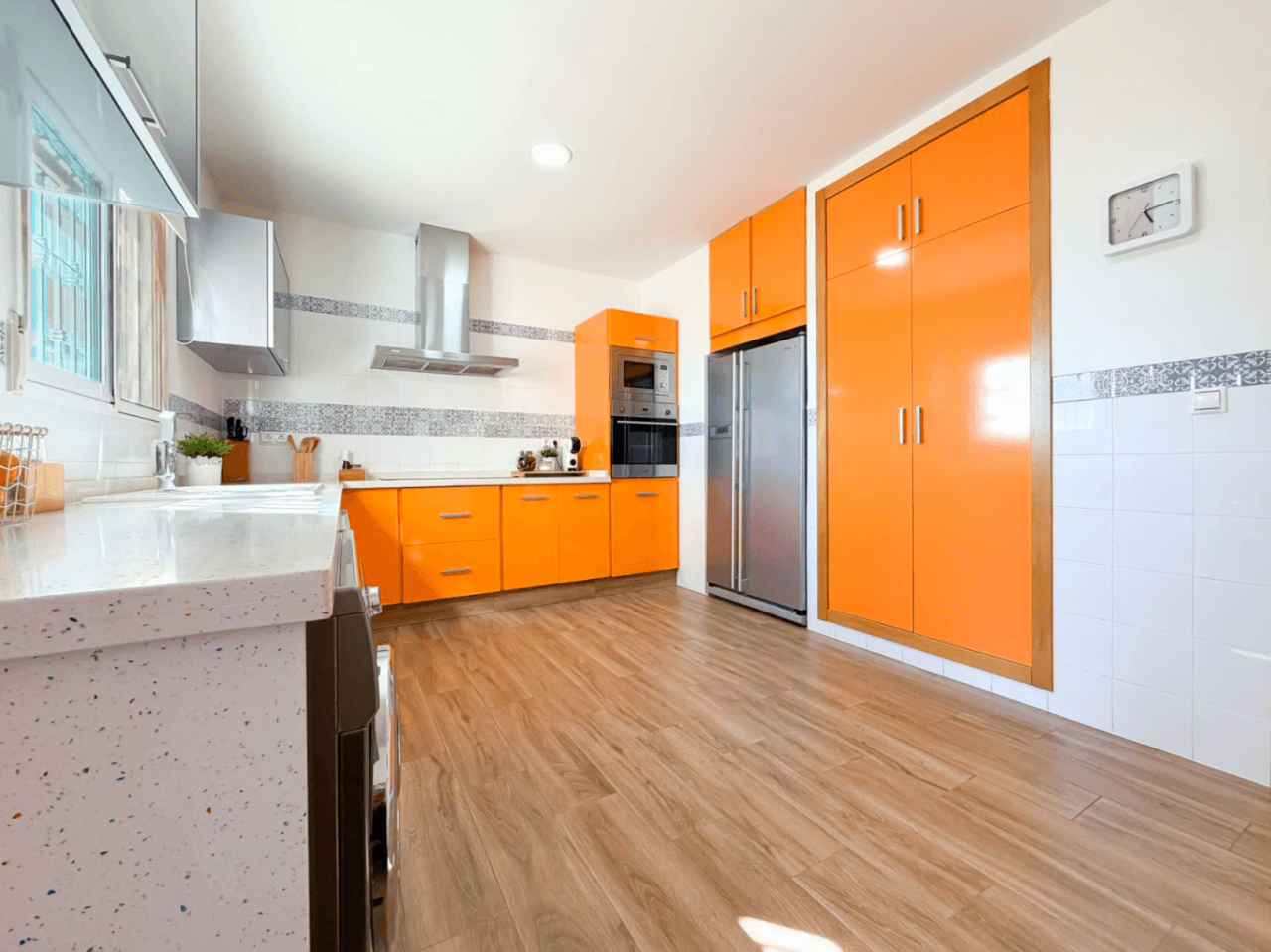 Chalet reformado en Aigües, Alicante: 3 dormitorios y jardín