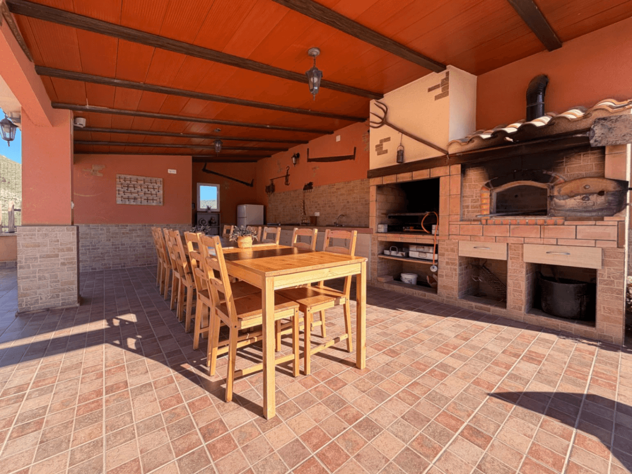 Chalet reformado en Aigües, Alicante: 3 dormitorios y jardín