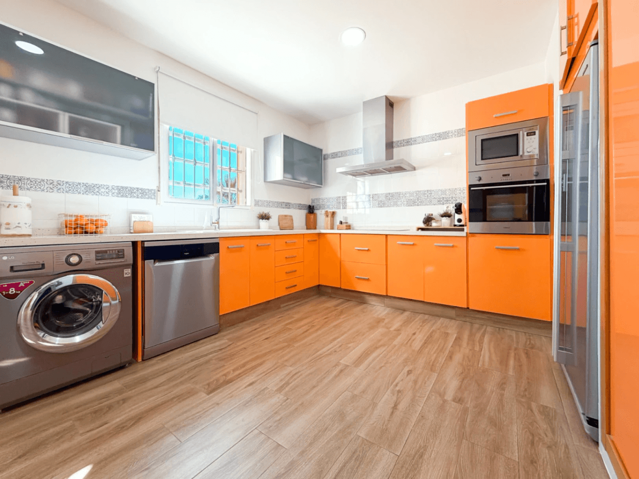 Chalet reformado en Aigües, Alicante: 3 dormitorios y jardín