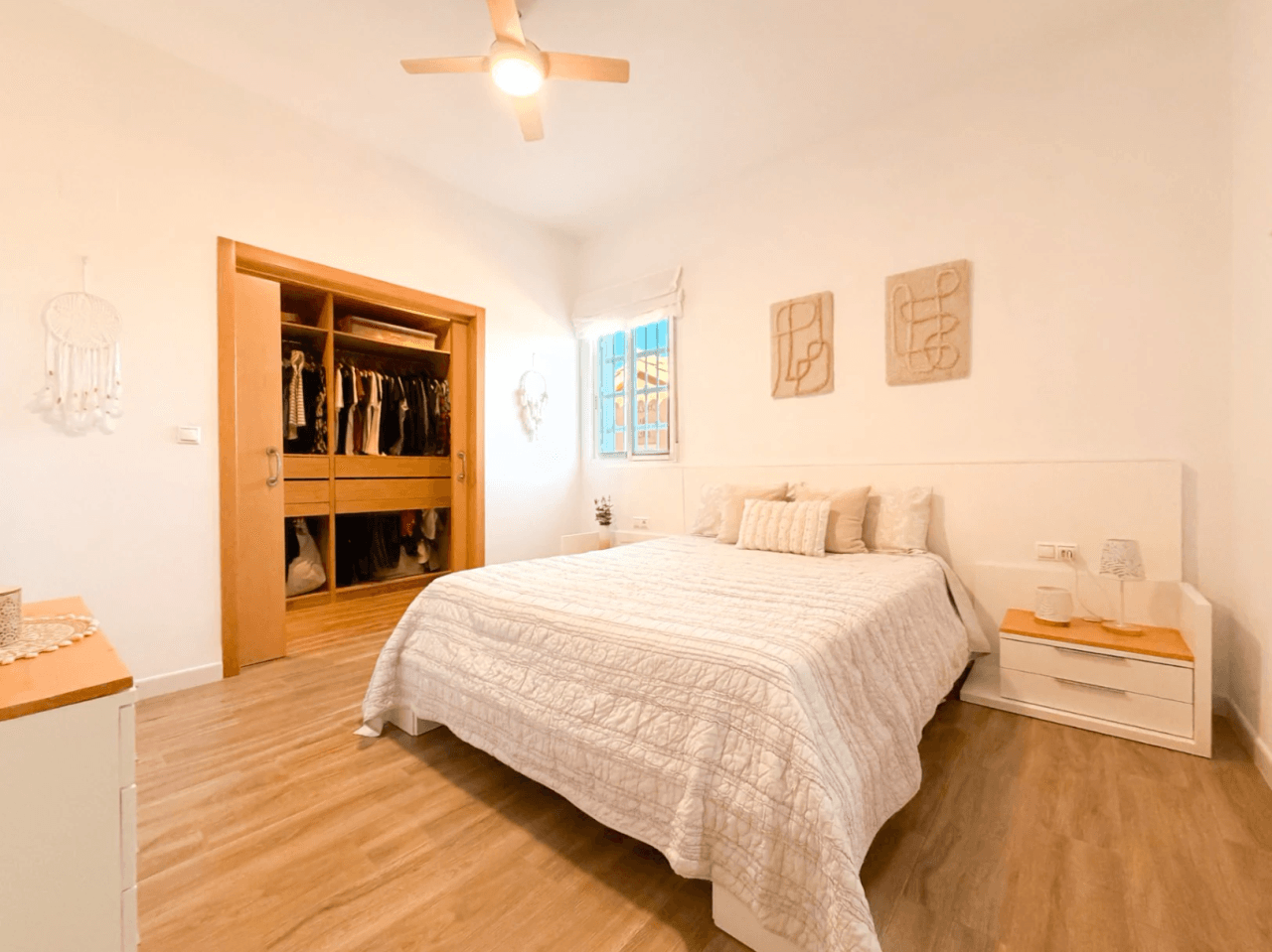 Chalet reformado en Aigües, Alicante: 3 dormitorios y jardín