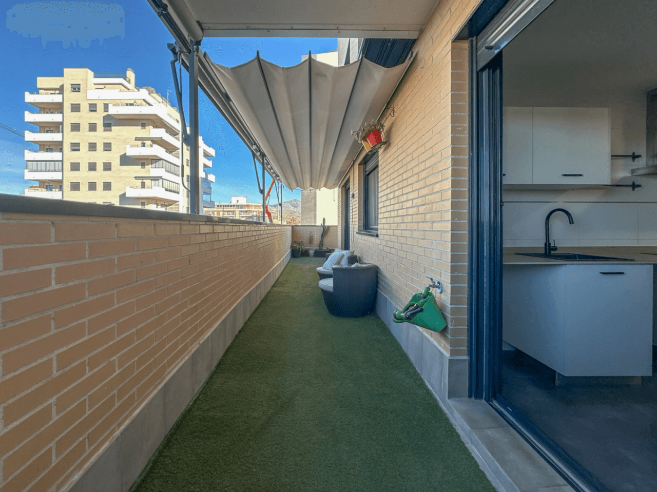 Apartamento moderno de 2 dormitorios en venta en Campello Pueblo