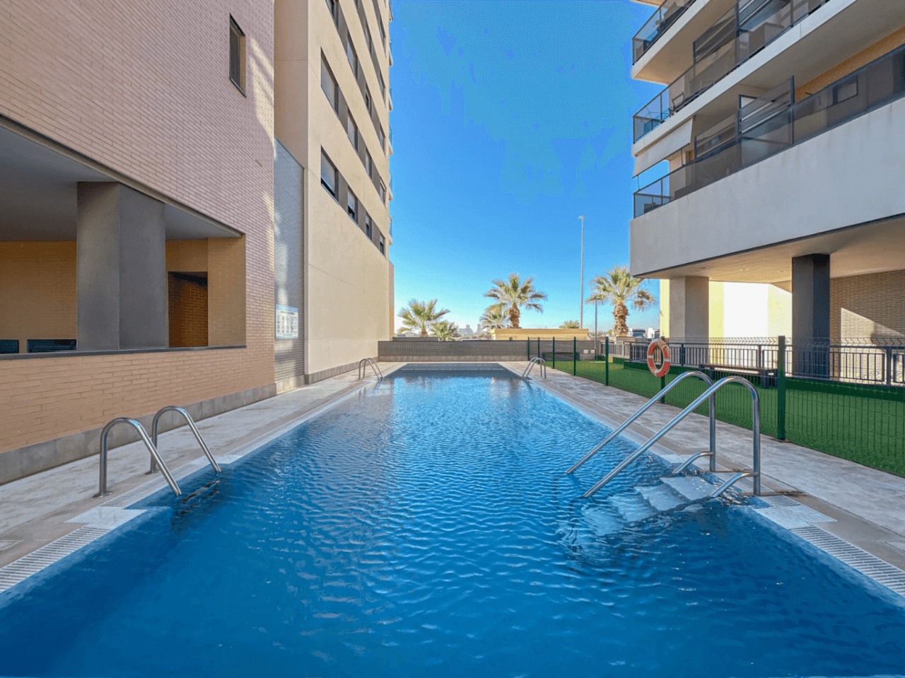 Apartamento moderno de 2 dormitorios en venta en Campello Pueblo
