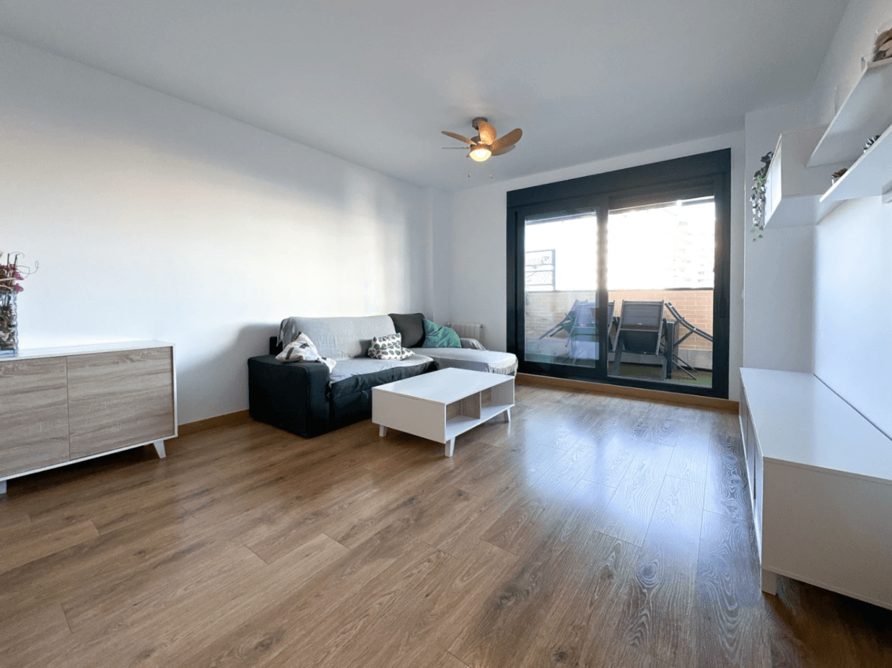 Apartamento moderno de 2 dormitorios en venta en Campello Pueblo