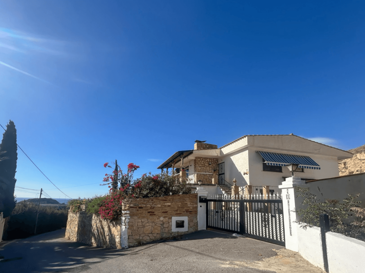 Chalet en venta con piscina y jardín en Coveta Fuma, El Campello