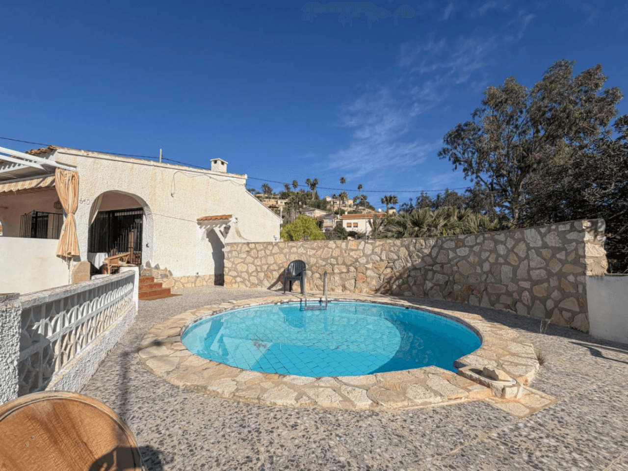 Chalet en venta en Coveta Fuma, El Campello - 3 habitaciones y piscina privada