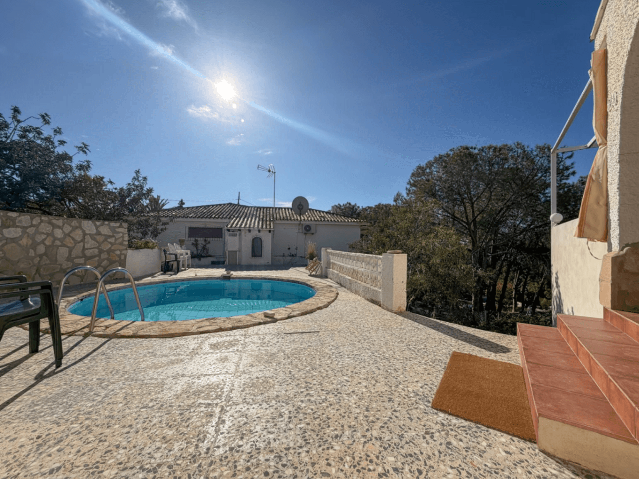 Chalet en venta en Coveta Fuma, El Campello - 3 habitaciones y piscina privada