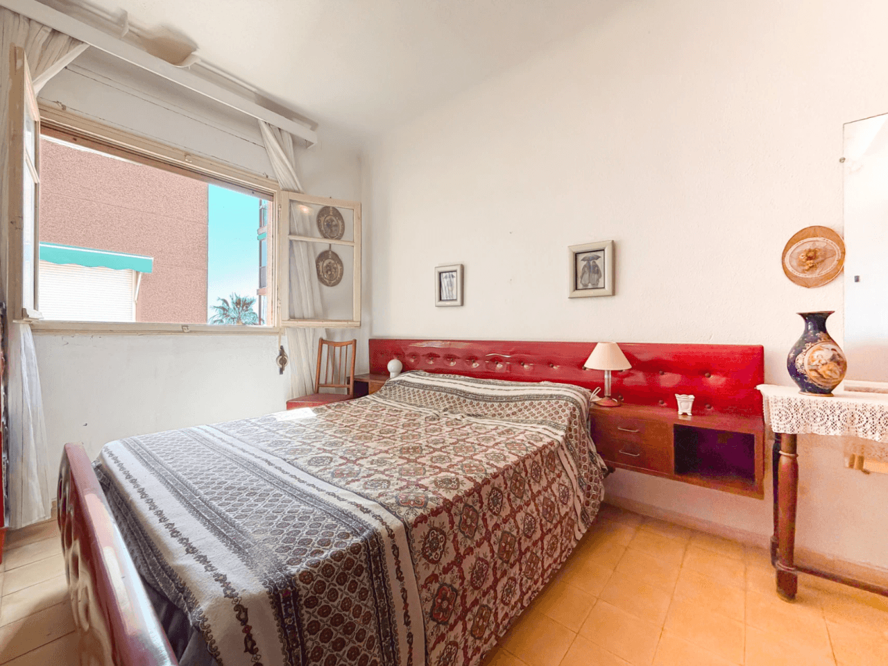 Apartamento en venta a reformar en Campello Playa, El Campello.
