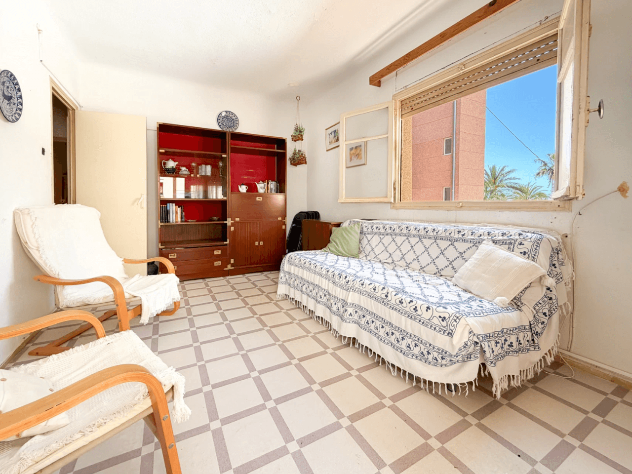 Apartamento en venta a reformar en Campello Playa, El Campello.