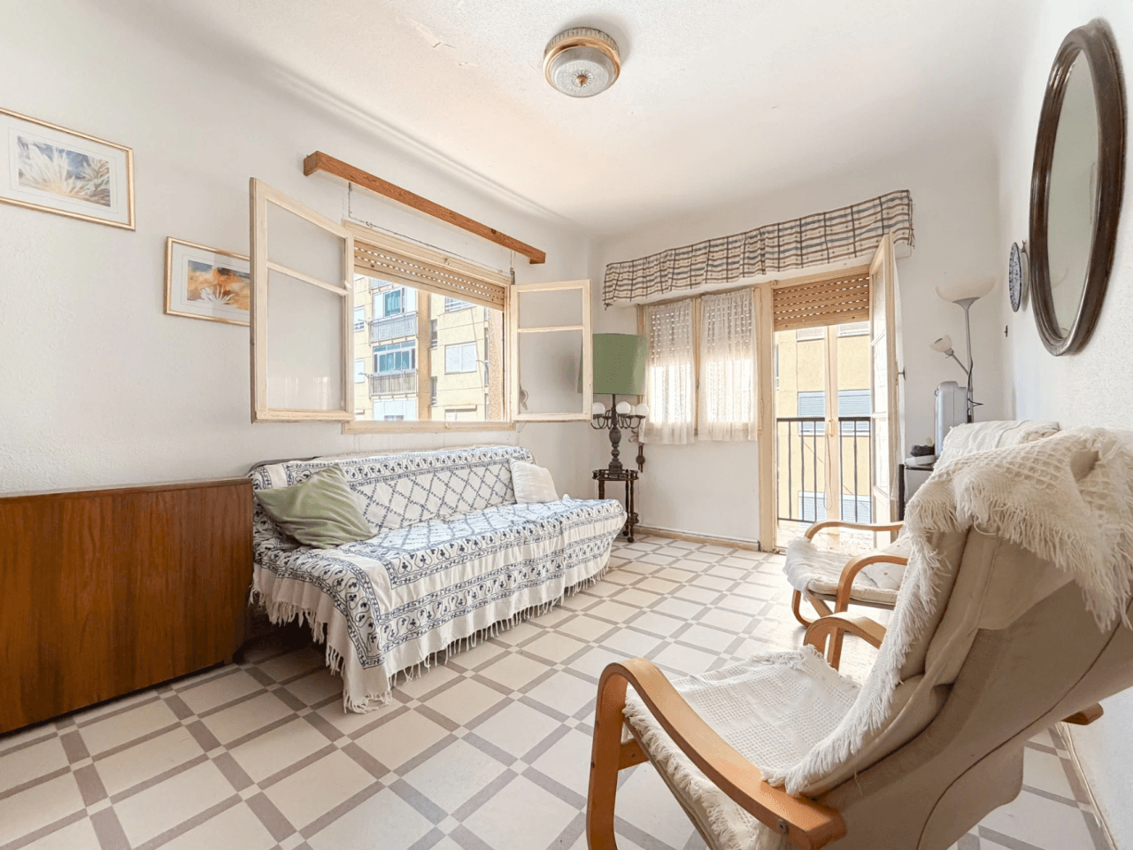 Apartamento en venta a reformar en Campello Playa, El Campello.