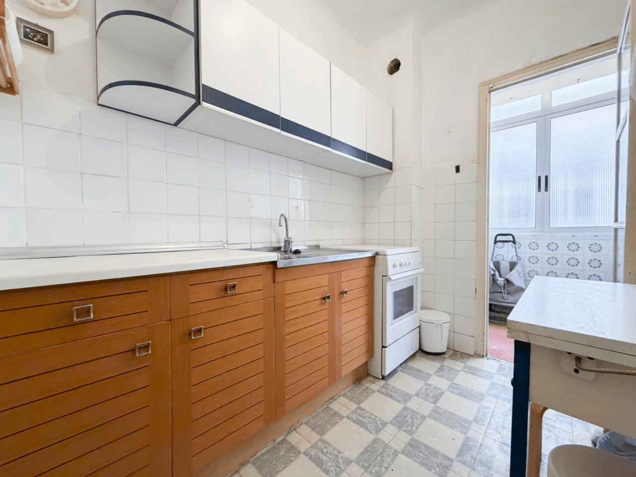 Apartamento en venta a reformar en Campello Playa, El Campello.