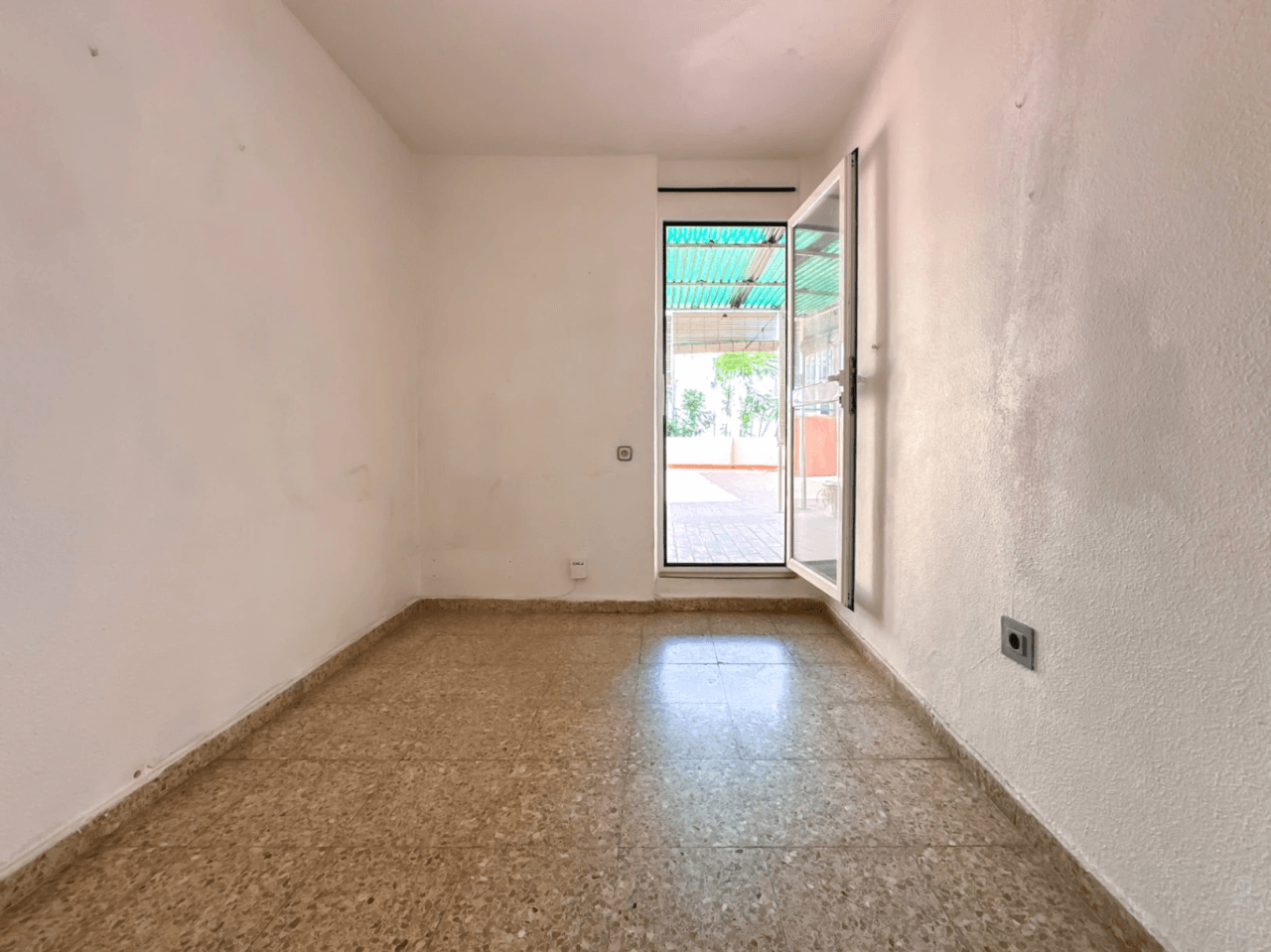 Apartamento en Campello Playa con 3 dormitorios y 1 baño