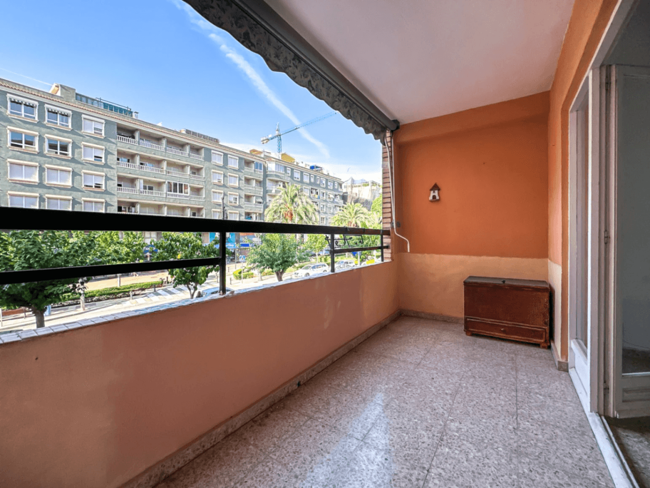 Apartamento en Campello Playa con 3 dormitorios y 1 baño