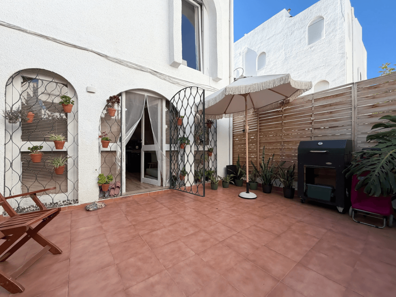 Sanierter Bungalow zum Verkauf mit 2 Schlafzimmern in El Campello, Amerador.