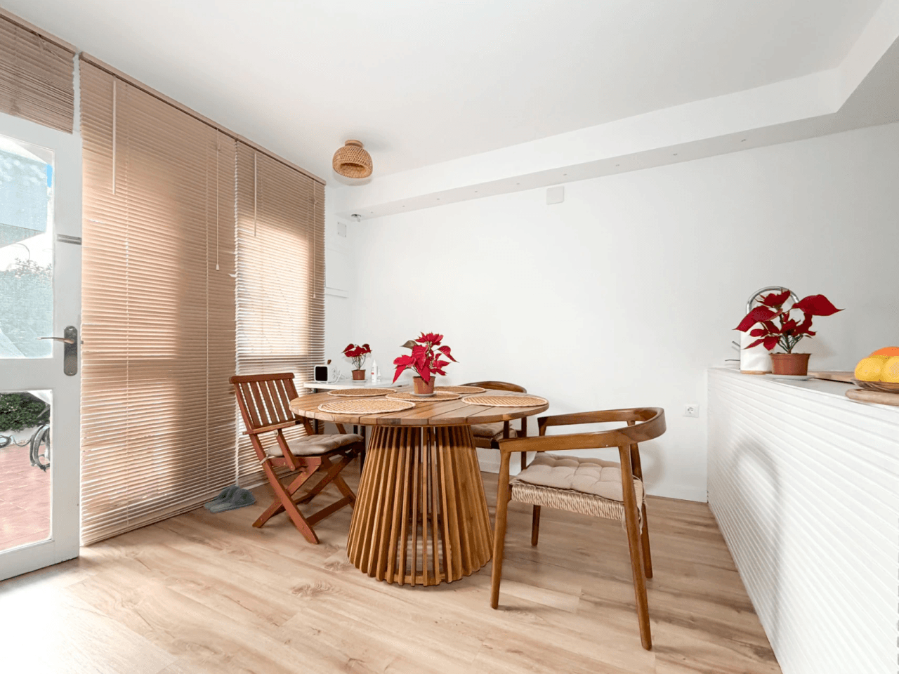 Sanierter Bungalow zum Verkauf mit 2 Schlafzimmern in El Campello, Amerador.