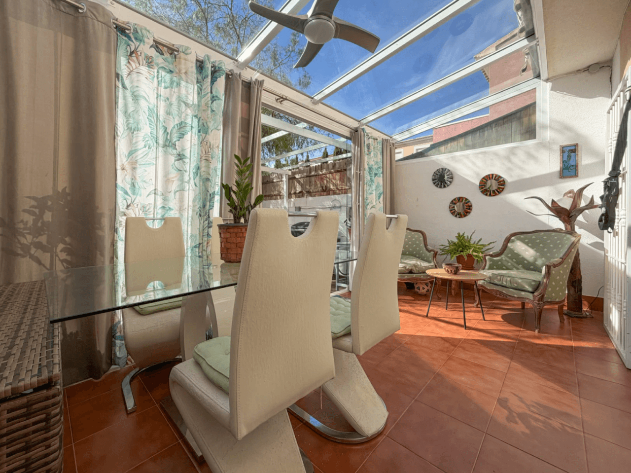 Bungalow zu verkaufen in Aigües mit 3 Schlafzimmern und Gemeinschaftspool.
