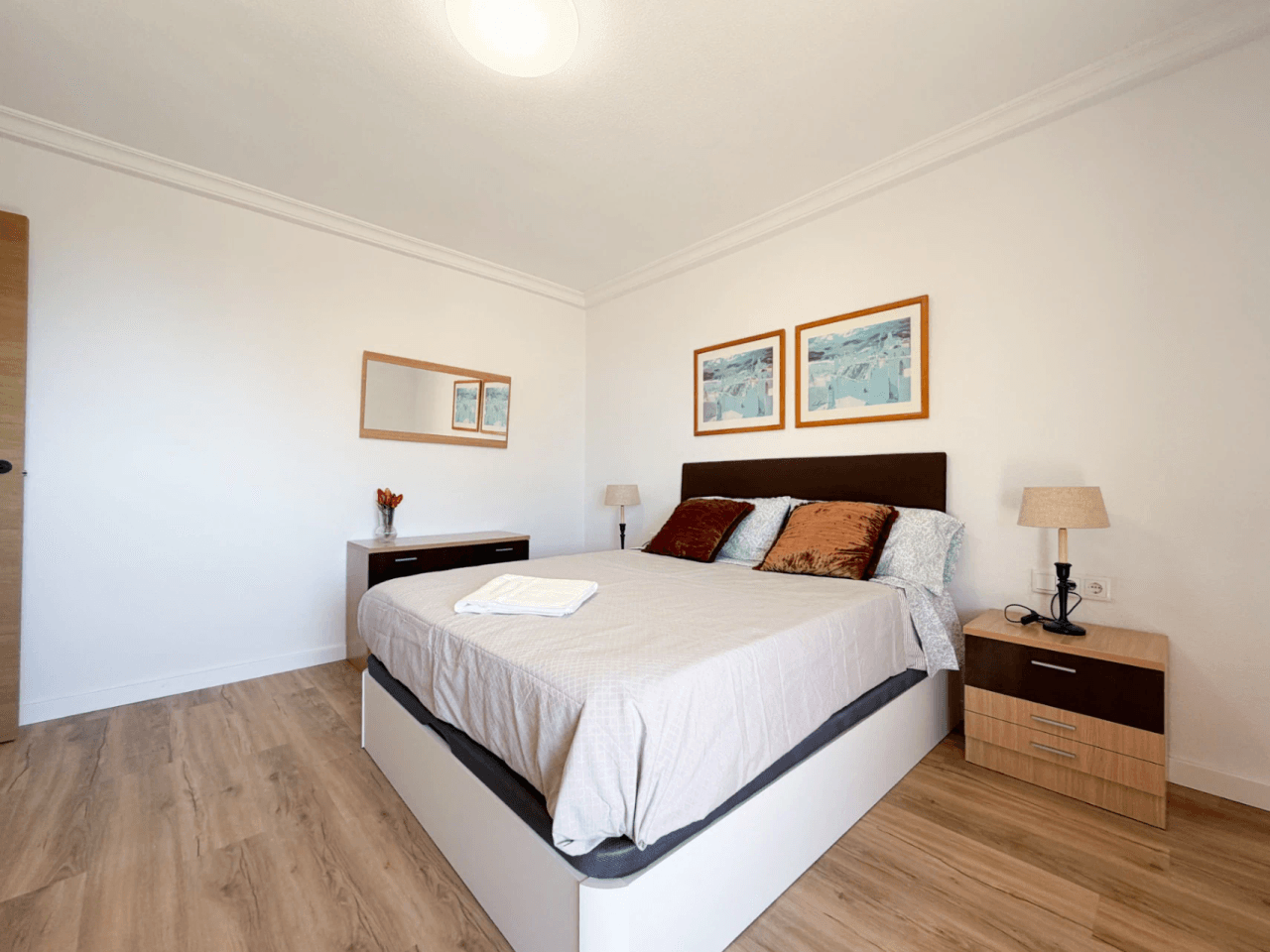 Apartamento reformado de 2 dormitorios en El Campello en alquiler.