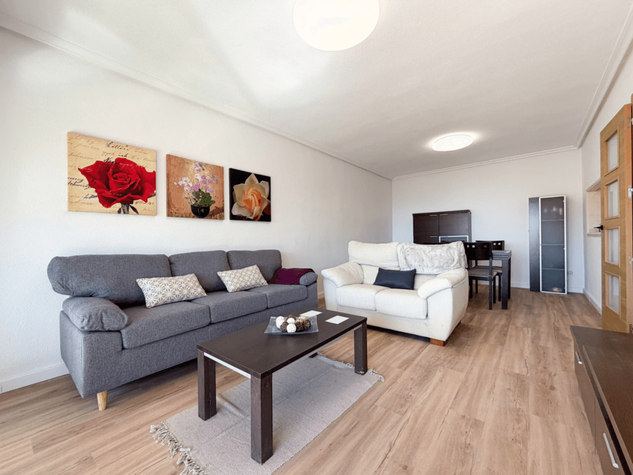 Apartamento reformado de 2 dormitorios en El Campello en alquiler.