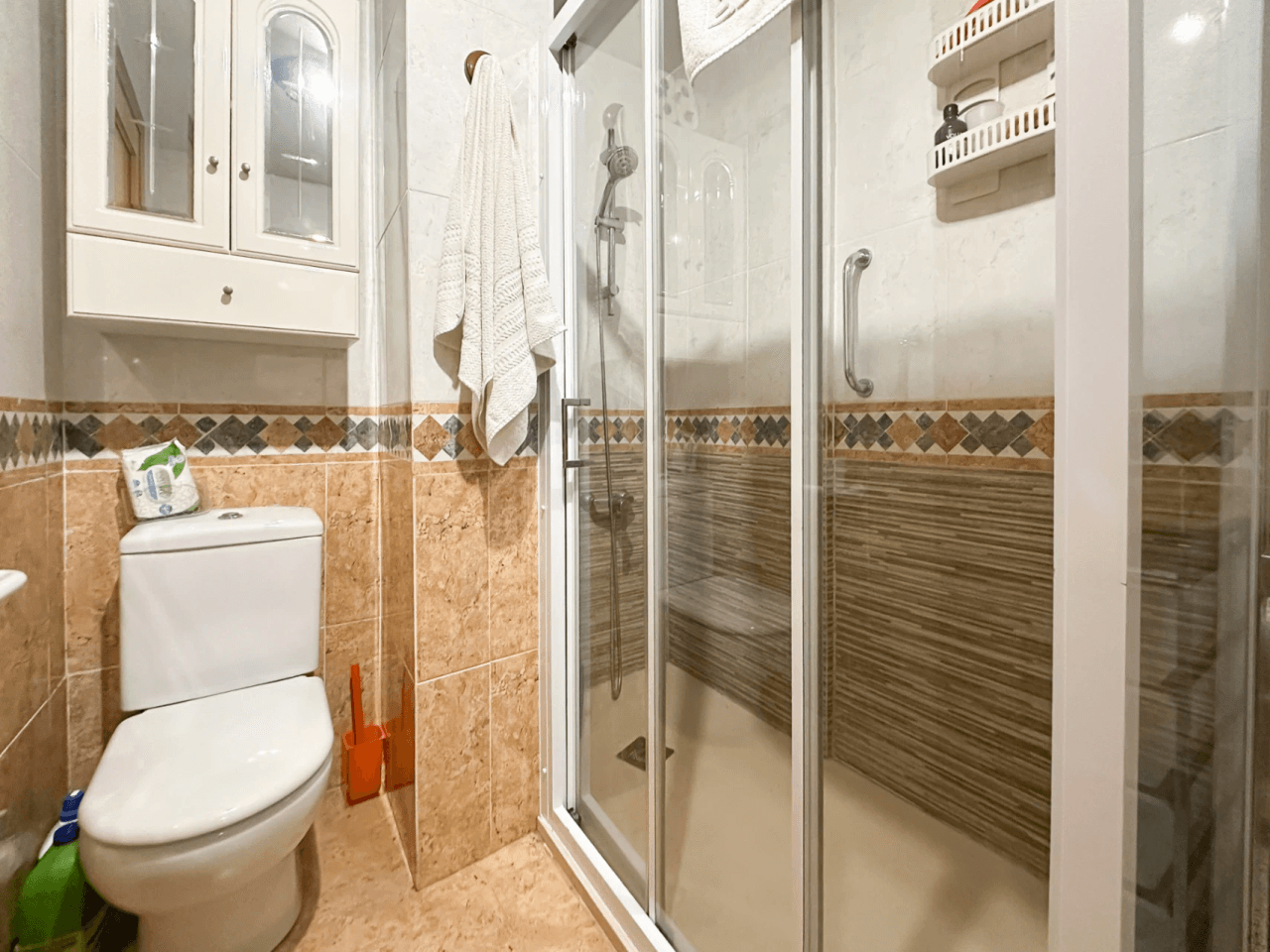 Apartamento con terraza, parking y gran potencial en Campello Playa