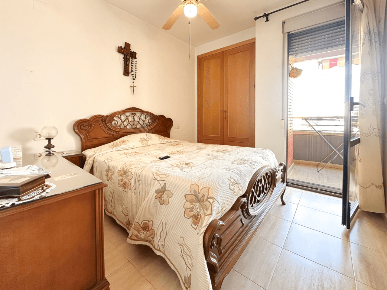 Apartamento con terraza, parking y gran potencial en Campello Playa