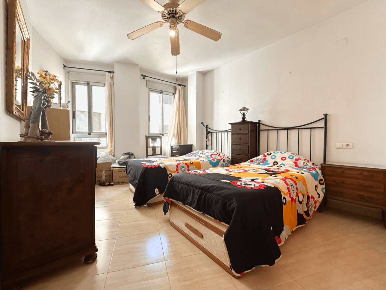 Apartamento con terraza, parking y gran potencial en Campello Playa
