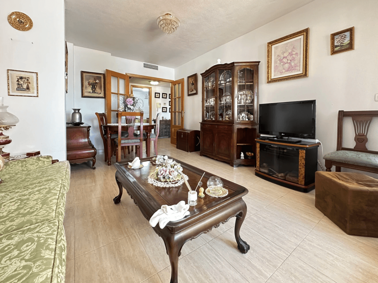 Apartamento con terraza, parking y gran potencial en Campello Playa