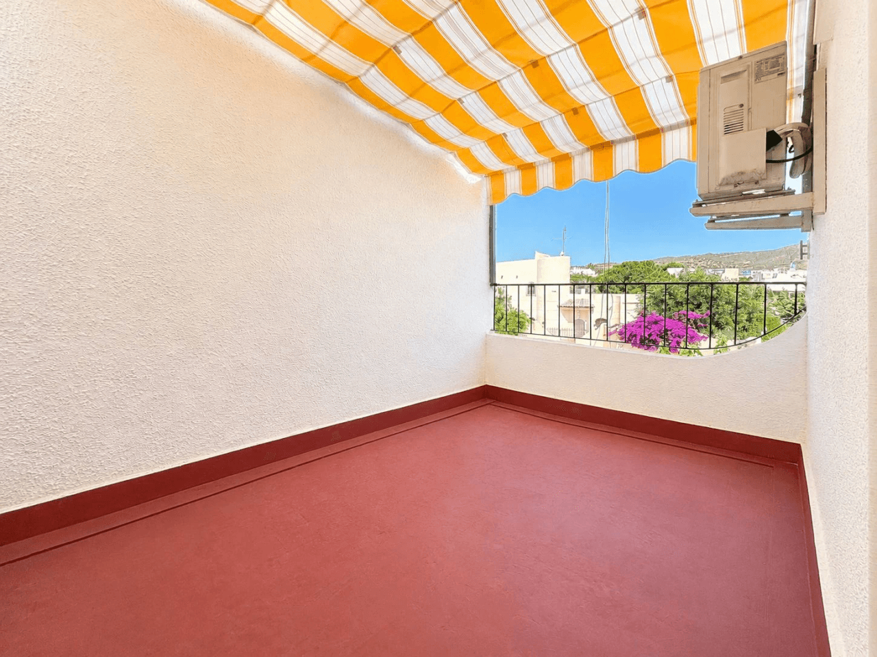 Bungalow na sprzedaż z 3 sypialniami w El Campello, Amerador