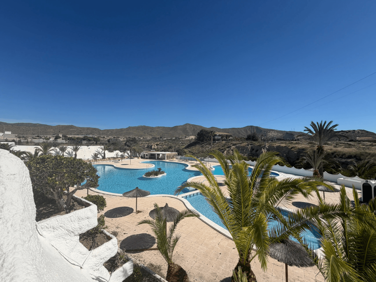 Bungalow na sprzedaż z 3 sypialniami w El Campello, Amerador